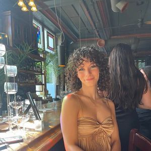 Meet your Posher, Abigail